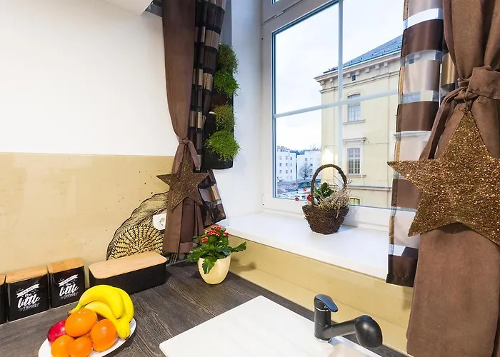 Sweet Getaway Apartment - Central & Parking